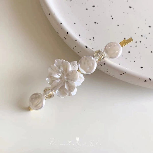 JuJumoose Baroque White Flower Hair Clip