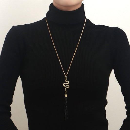 JuJumoose Snake-shaped pendant sweater necklace chain