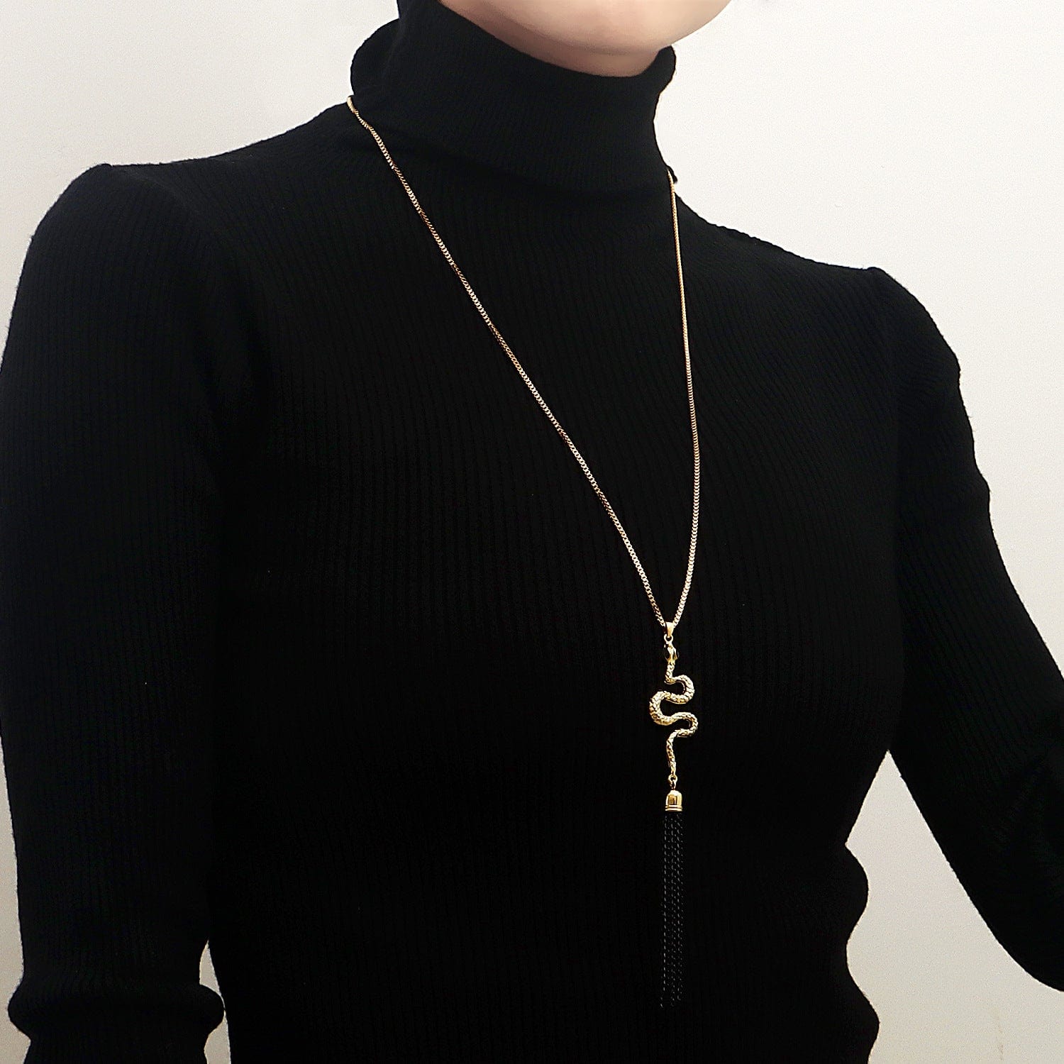 JuJumoose Snake-shaped pendant sweater necklace chain