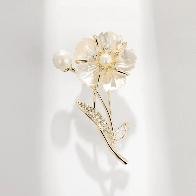 JuJumoose 14K Gold-Plated Fashionable Natural Seashell Camellia Brooch