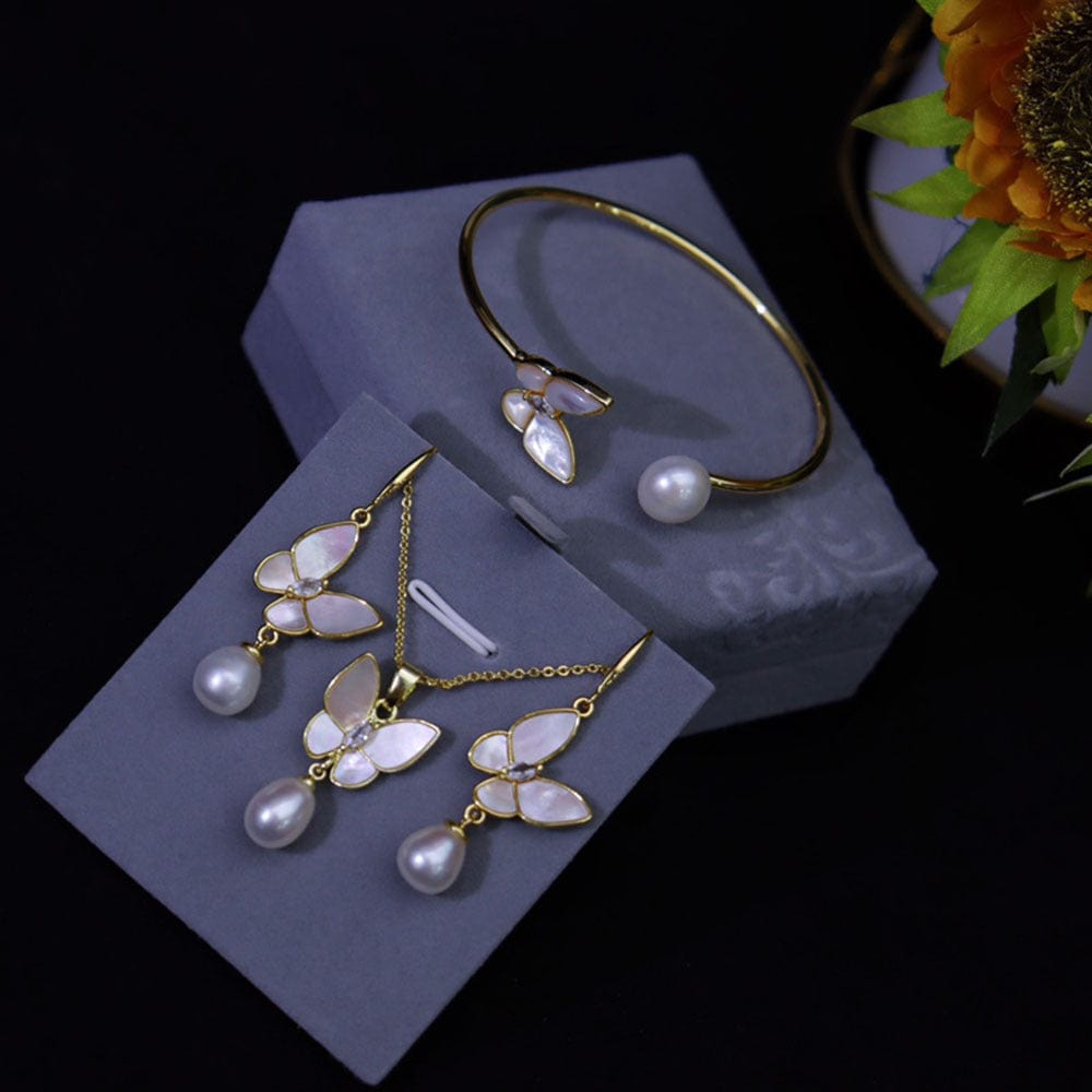 JuJumoose Gold-Plated Pearl Jewelry Set