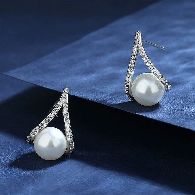 JuJumoose S925 Silver Gold-Plated Shell Pearl V-Shaped Earrings