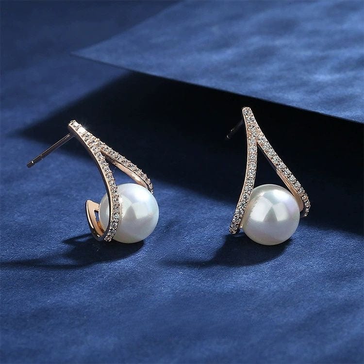 JuJumoose S925 Silver Gold-Plated Shell Pearl V-Shaped Earrings