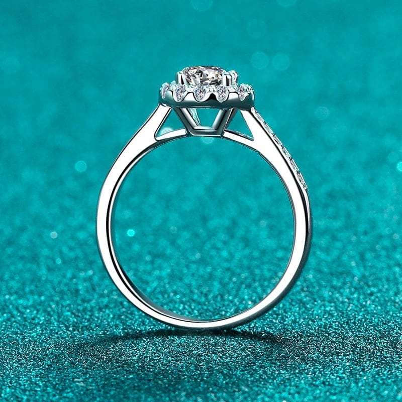 JuJumoose S925 Silver Platinum-Plated Round Moissanite Solitaire Ring